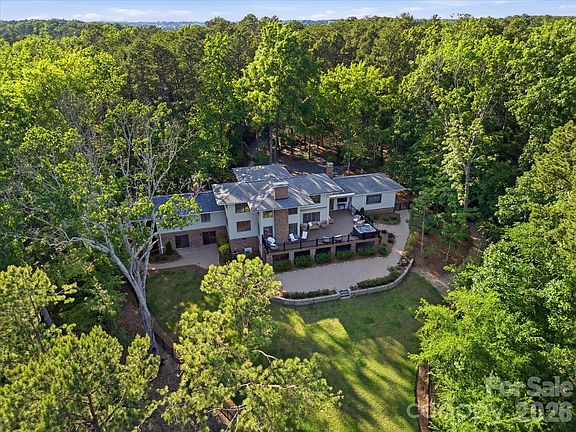 4th image of 115 Forest Cliff Ct NE