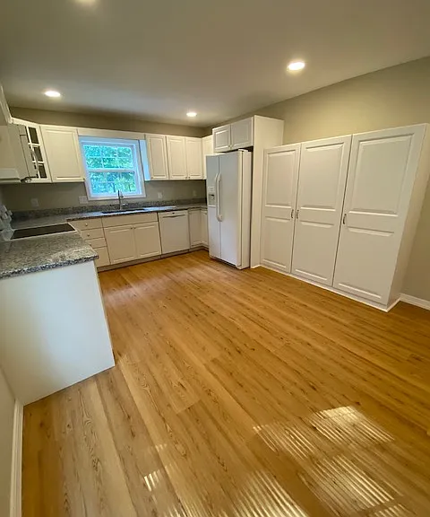 95 Southwood Dr — Photo 2