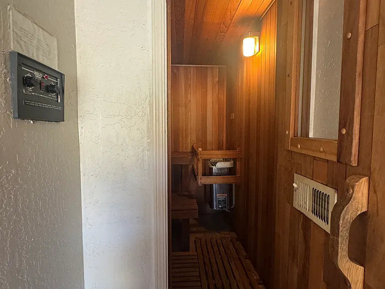 25912 Hayward Blvd — Photo 32