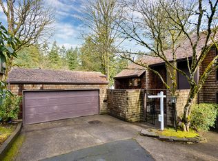 8 Preakness Ct, Lake Oswego, OR 97035