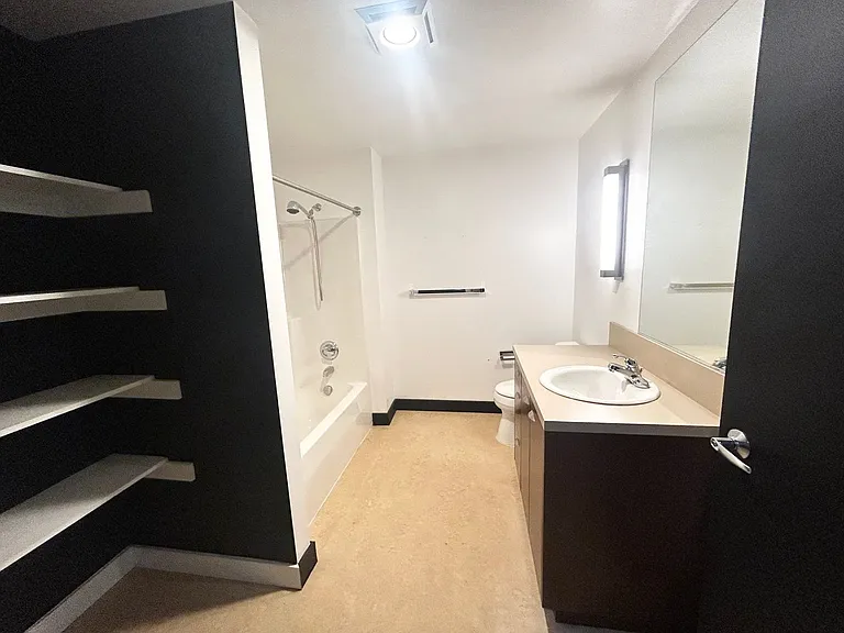 3970 N Interstate Ave #404 — Photo 9