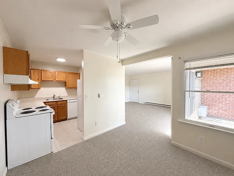 Old Carriage House Apartments — Photo 18