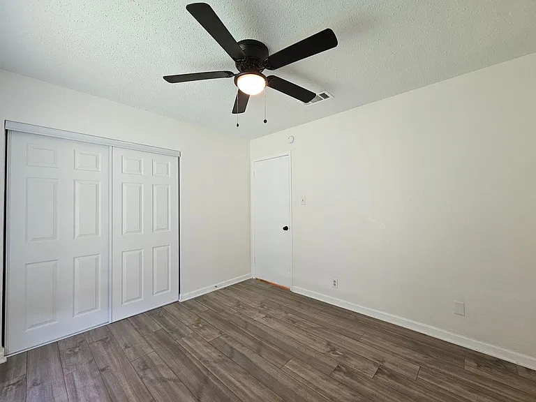 1208 Preswick Cir — Photo 12