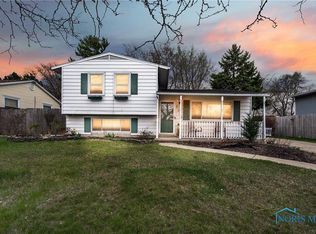 3214 Flame Dr, Oregon, OH 43616