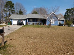 927 Live Oak Ct, Winder, GA 30680