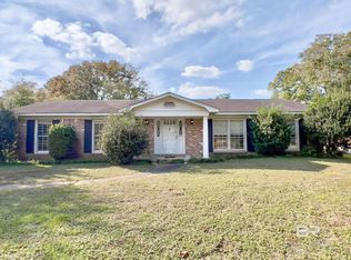 524 Hillcrest Rd, Mobile, AL 36608