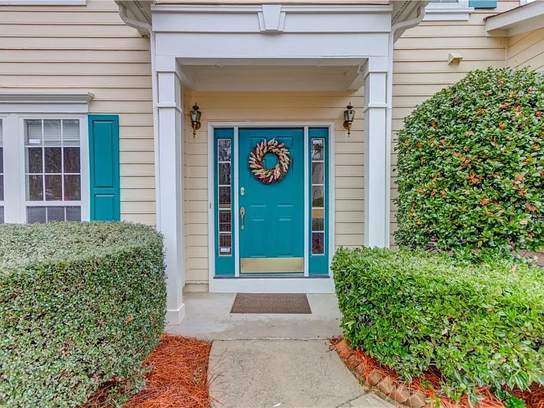 3924B Berwick Farm Dr — Photo 2