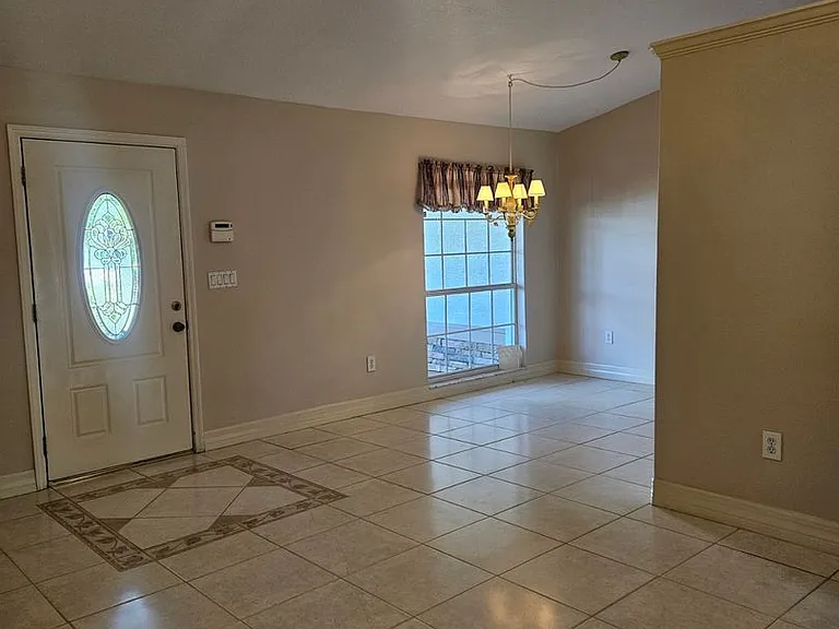 511 Palmetto Dr NE — Photo 12
