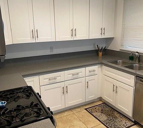 4th image of 3501 1/2 Montrose Ave
