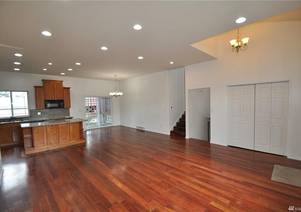 1st image of 1101 148th Pl SE