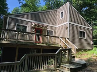 86 Zellers Rd, Long Valley, NJ 07853