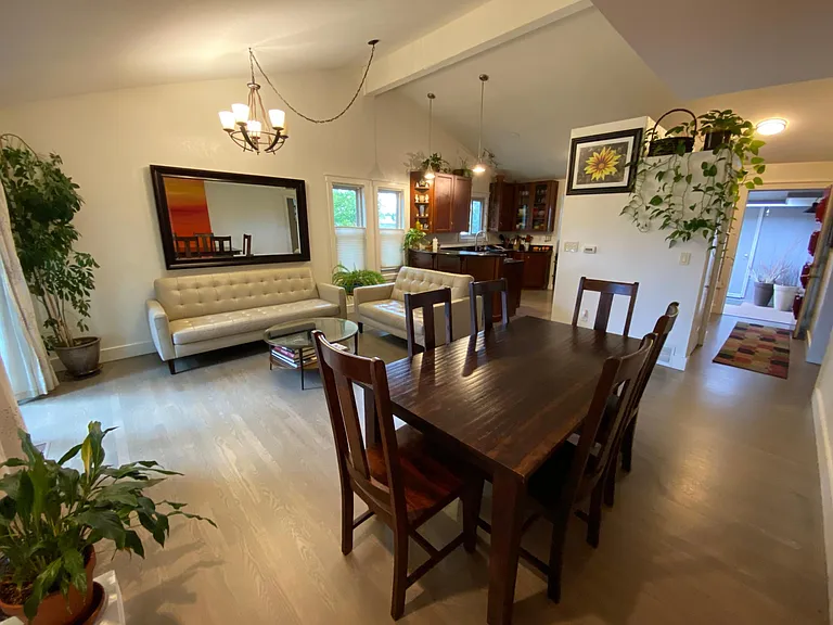 3170 Eastwood Ct — Photo 18