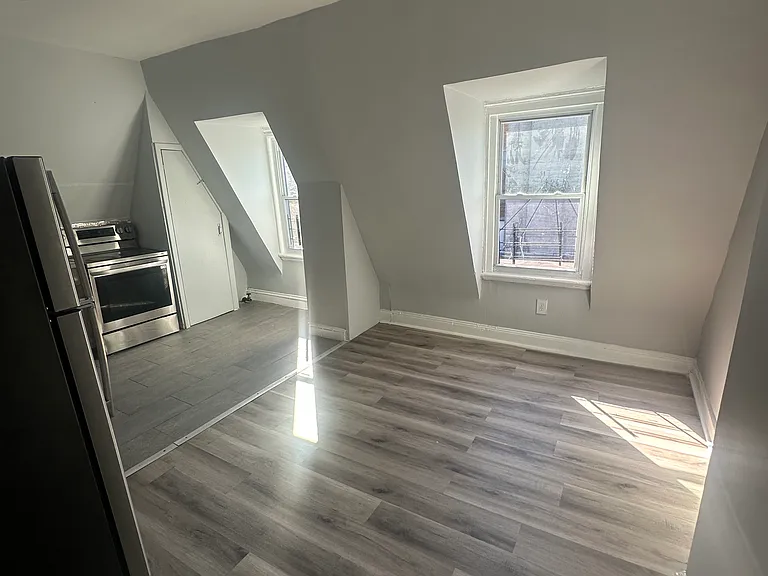 157 Buena Vista Ave #33 — Photo 1