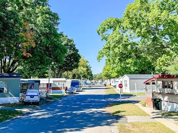 Metro Commons, 28745 Van Born Rd, Romulus, MI 48174