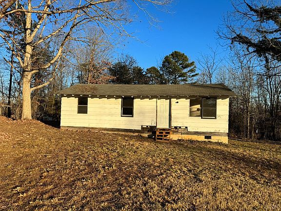 2nd image of 20 Woodruff Dr