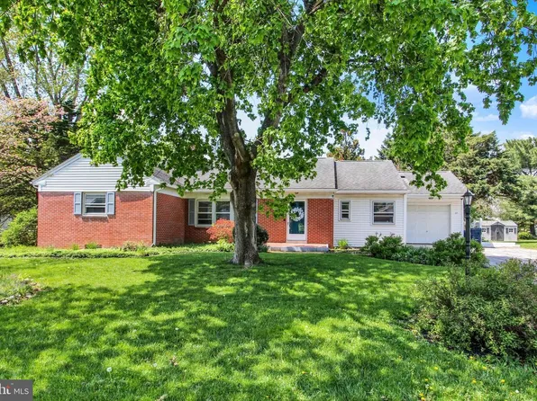 65 Confederate Dr, Gettysburg, PA 17325