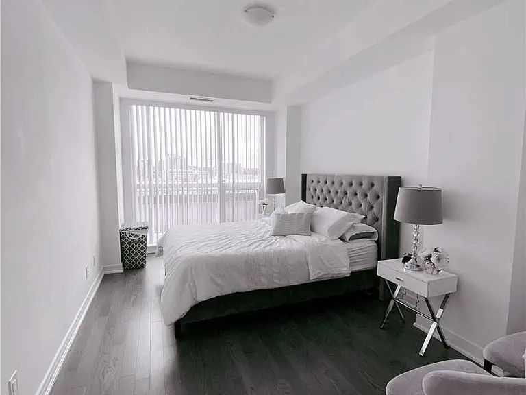 9201 Yonge St #703 — Photo 14