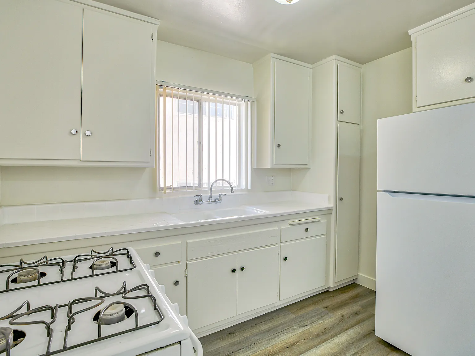 3425 Club Dr. — Photo 4