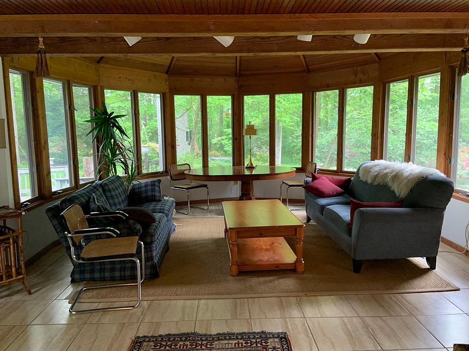 Living, computer work space