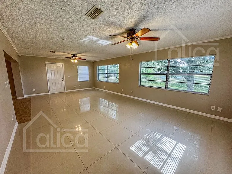 17633 Meadowbridge Dr — Photo 6