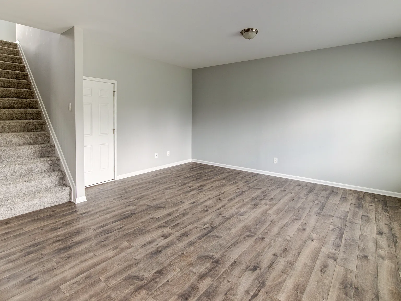 3 bed, 2.5 bath, 1786 sqft, $2,025 — Photo 4
