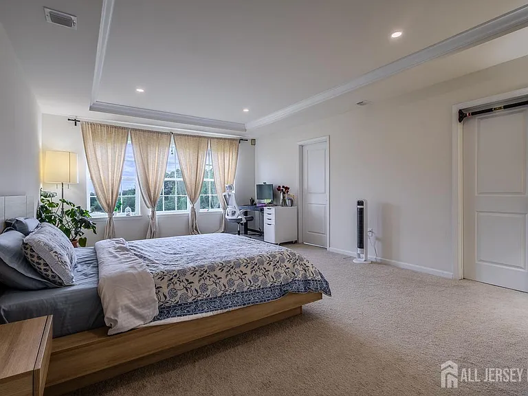 3305 Charleston Dr — Photo 16