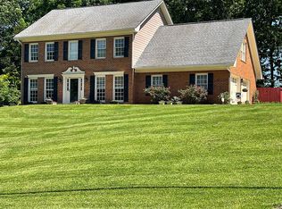 1576 Maple Ridge Dr, Suwanee, GA 30024