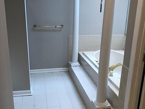 Master bath. Vanity to the left