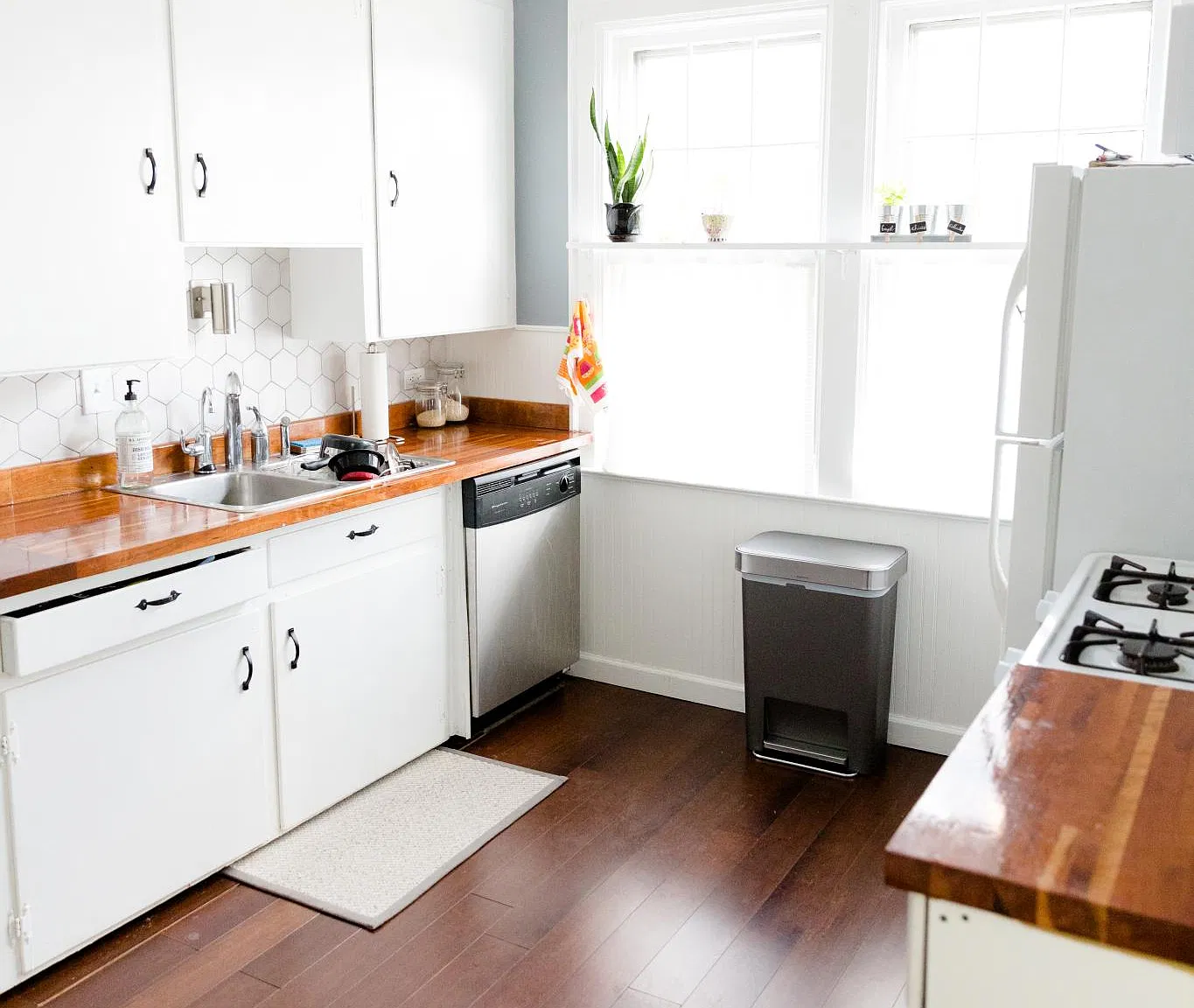 2 bed, 1350 sqft, $2,075 — Photo 4