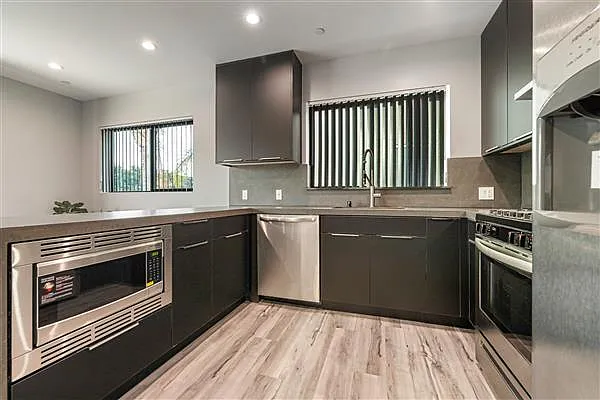 4930 Laurel Canyon Blvd #201 — Photo 15