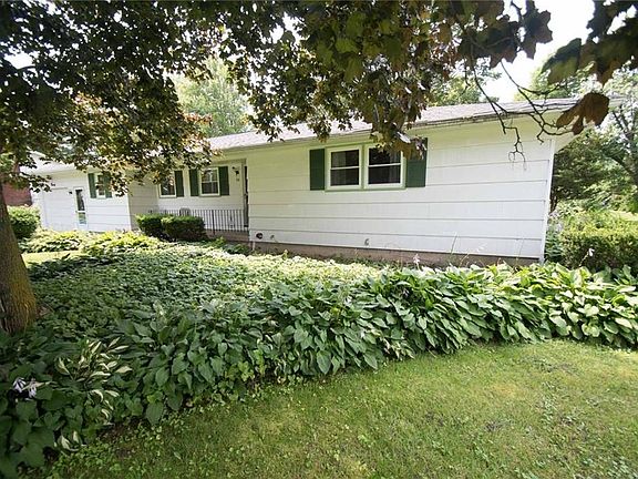 3rd image of 90 Redwood Dr
