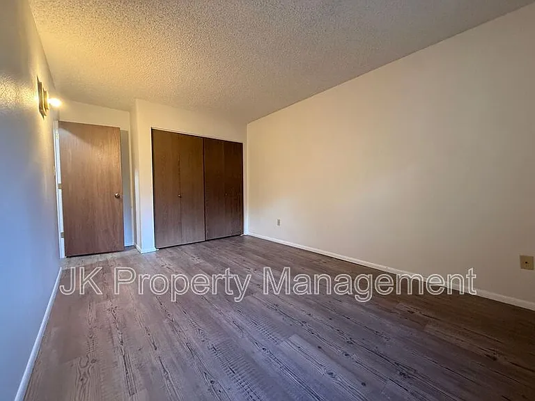 401 50th St S #14 — Photo 20
