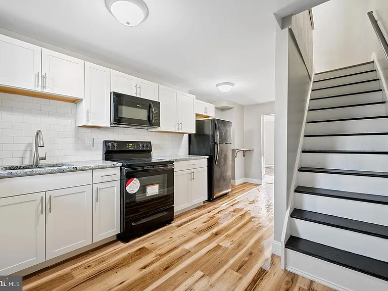 2131 E Clearfield St — Photo 9