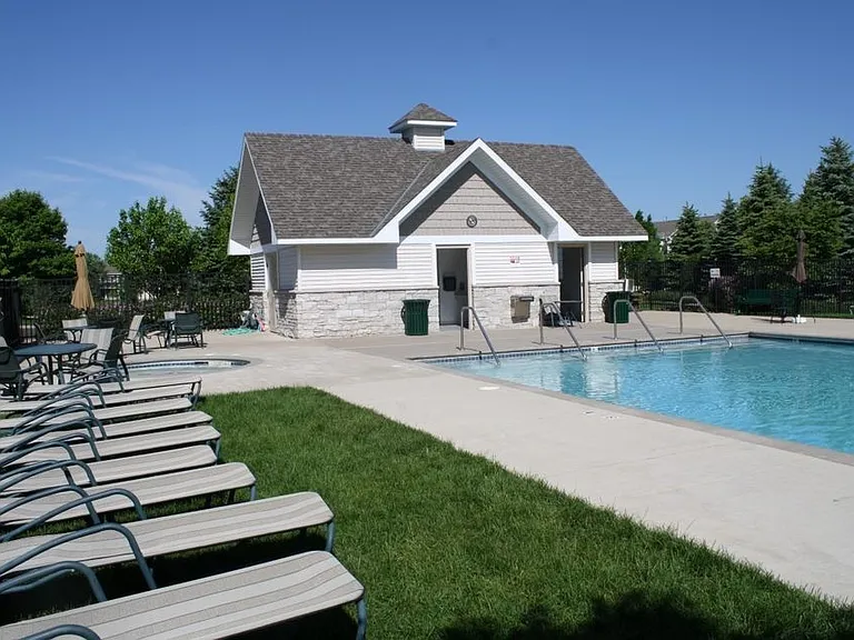 15544 Lilac Dr — Photo 4