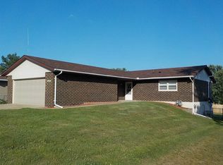 14812 N Grandview Dr, Chillicothe, IL 61523