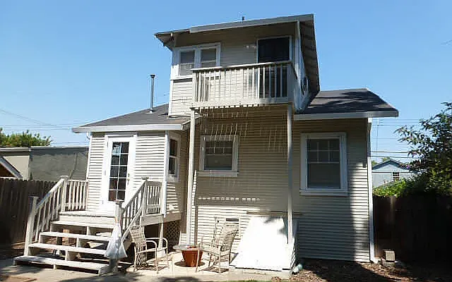 2 bed, 1200 sqft, $2,400 — Photo 2