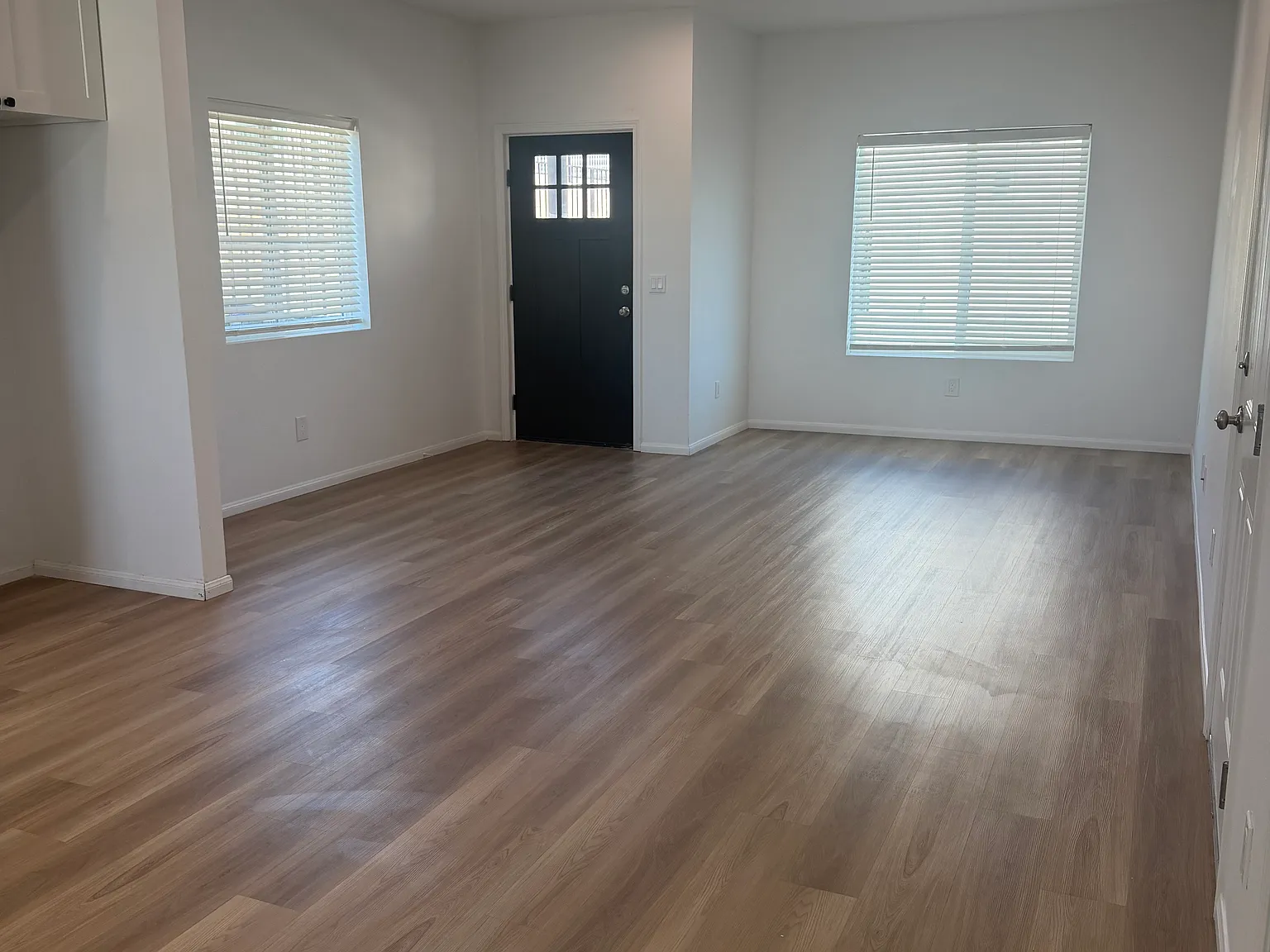 3 bed, 2.5 bath, 1400 sqft, $2,450 — Photo 4
