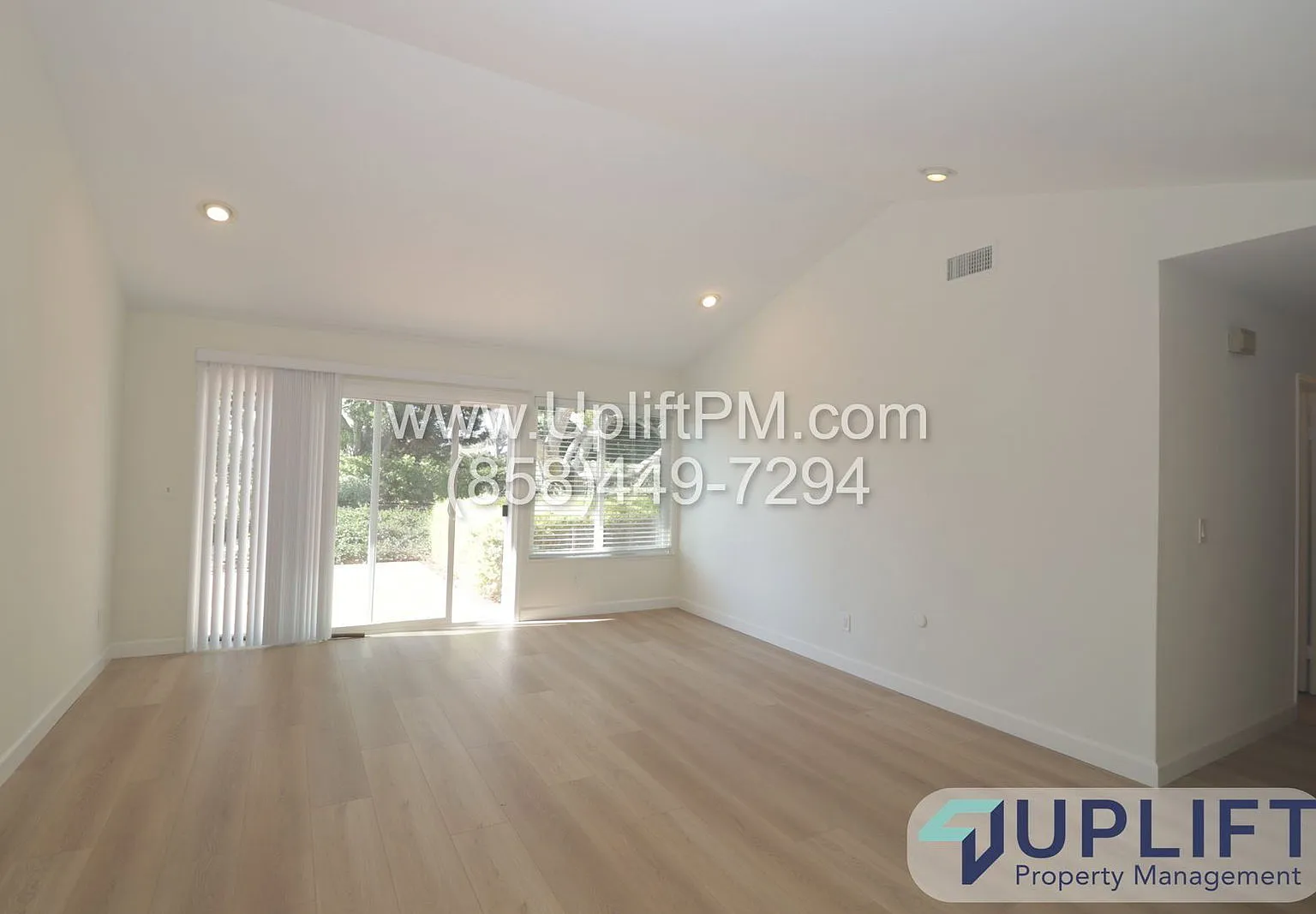 5 bed, 3.0 bath, 2046 sqft, $7,000 — Photo 4