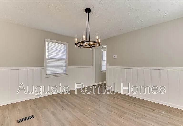 3210 York Dr — Photo 15