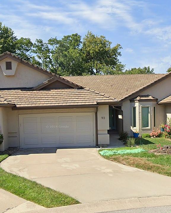 1st image of 93 The Woodlands Dr