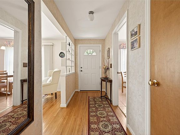 4th image of 191 Spruce Ln