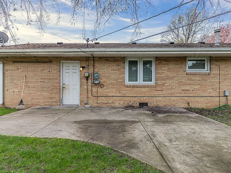 2106 Campbell Dr — Photo 23