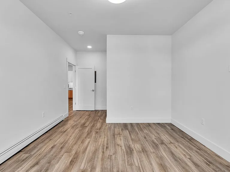 121 Shea Dr — Photo 12