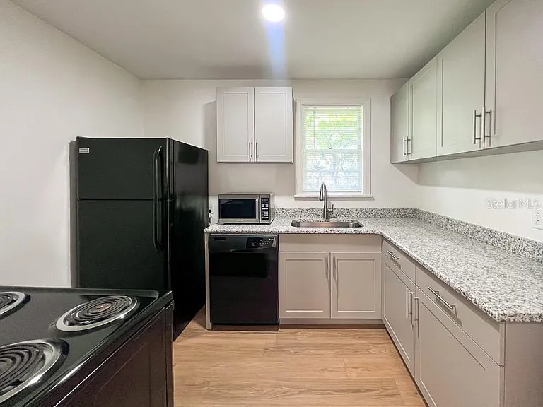 1122 NW 4th Ave — Photo 5