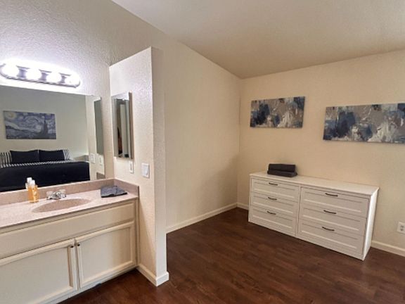 4th image of 4304 Calcutta Way #6