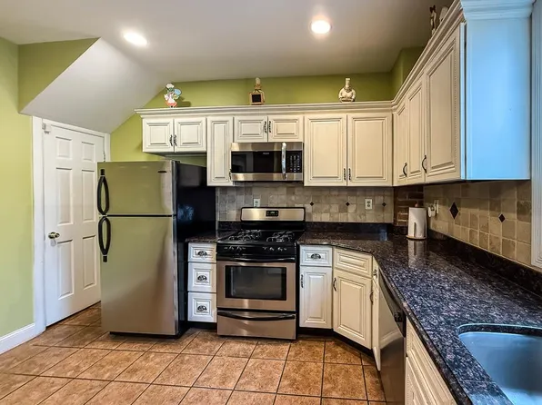 125 Poplar Street image 15 of 44