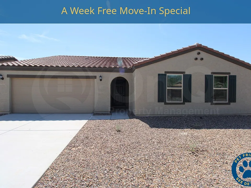 1517 E Desert Breeze Dr