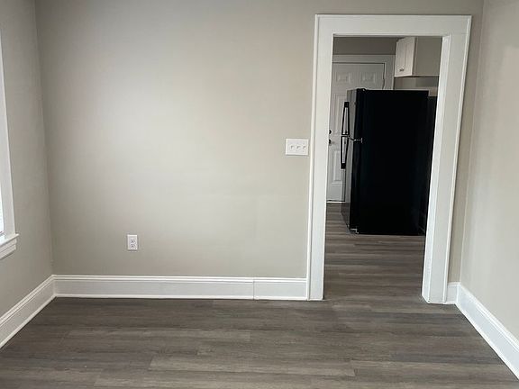 3rd image of 207 Clayton St