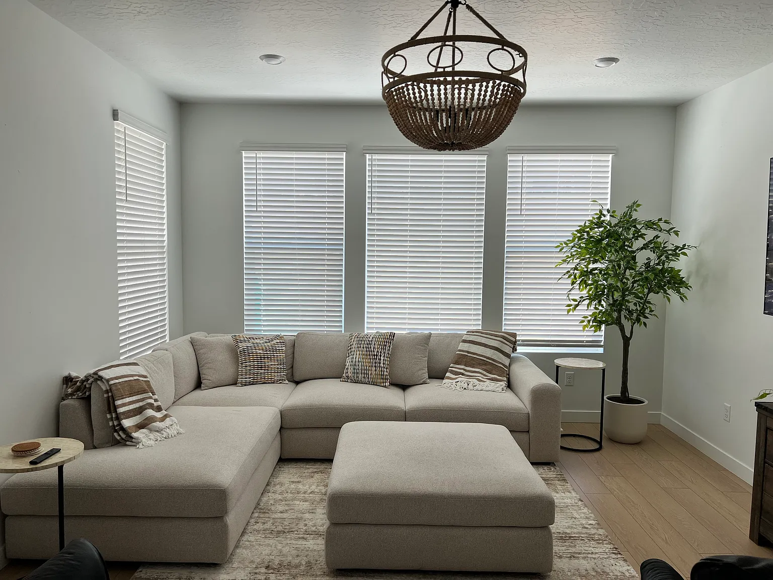 5 bed, 3.5 bath, 2797 sqft, $5,500 — Photo 2