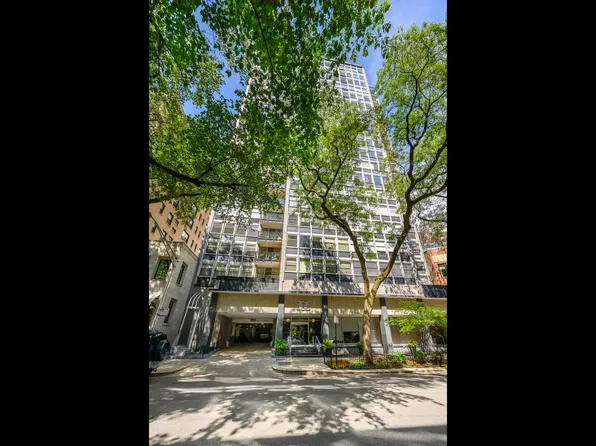 30 E Elm St APT 18B, Chicago, IL 60611